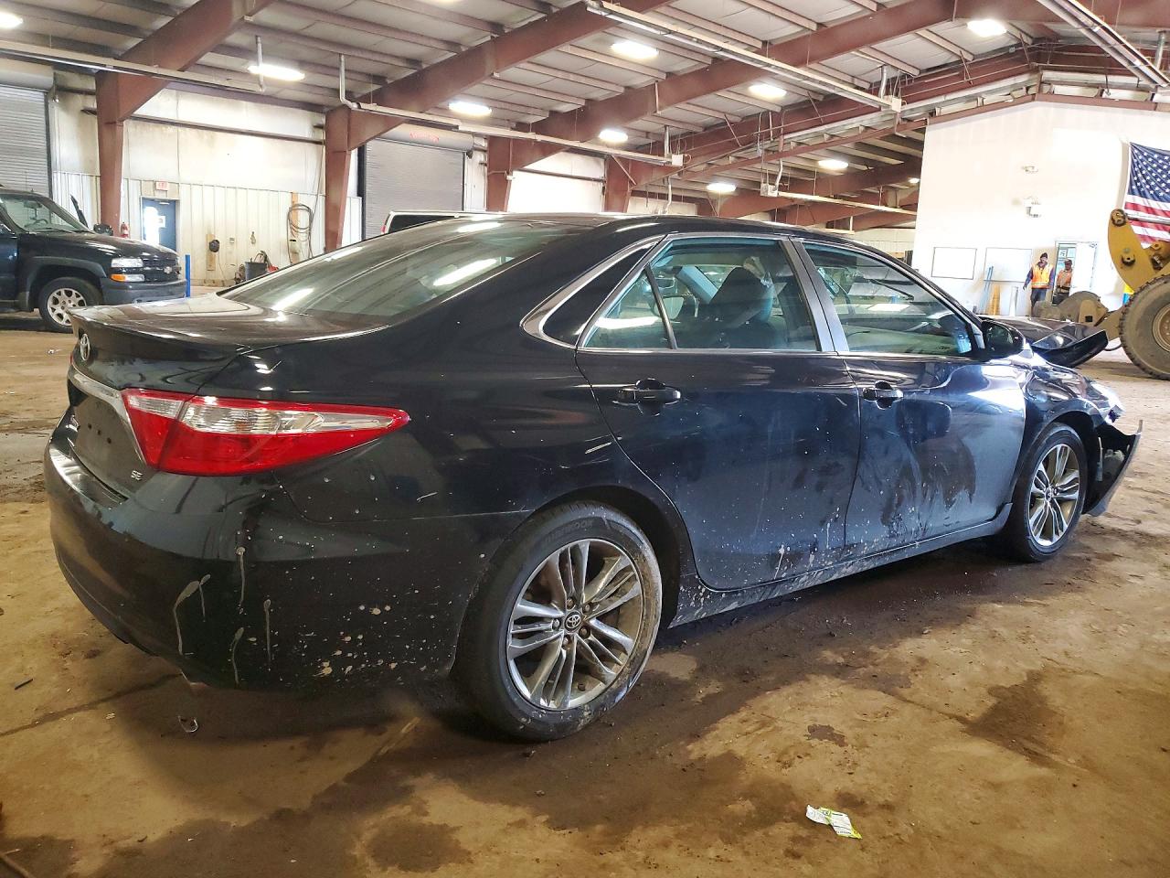 2017 TOYOTA CAMRY SE photo 7