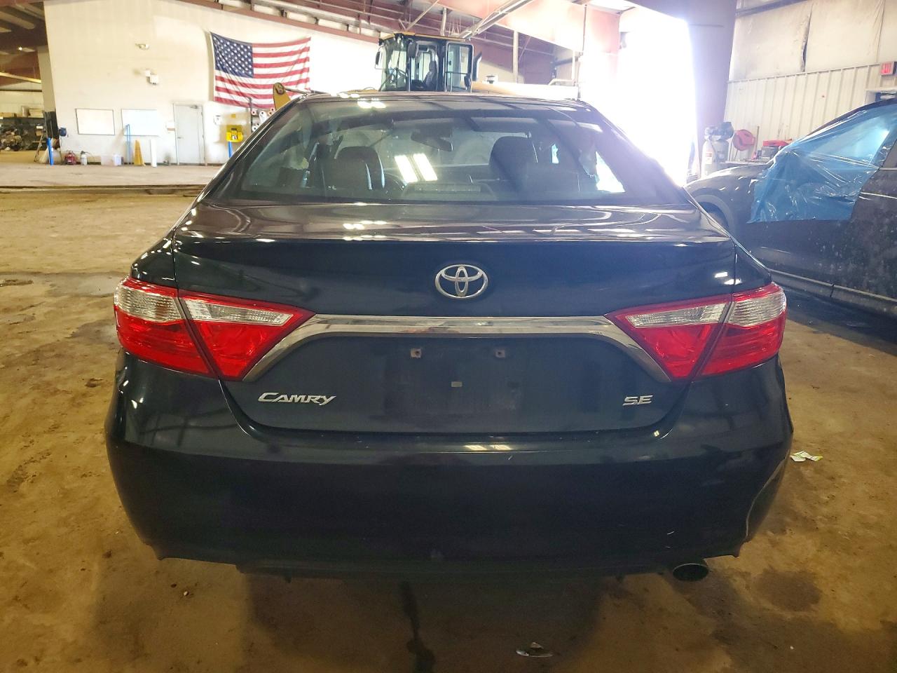 2017 TOYOTA CAMRY SE photo 16