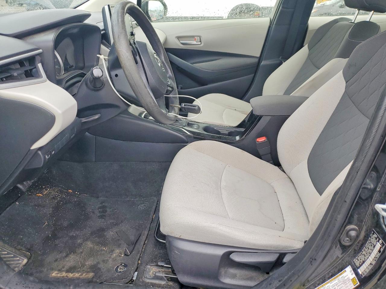 2020 TOYOTA COROLLA LE photo 19