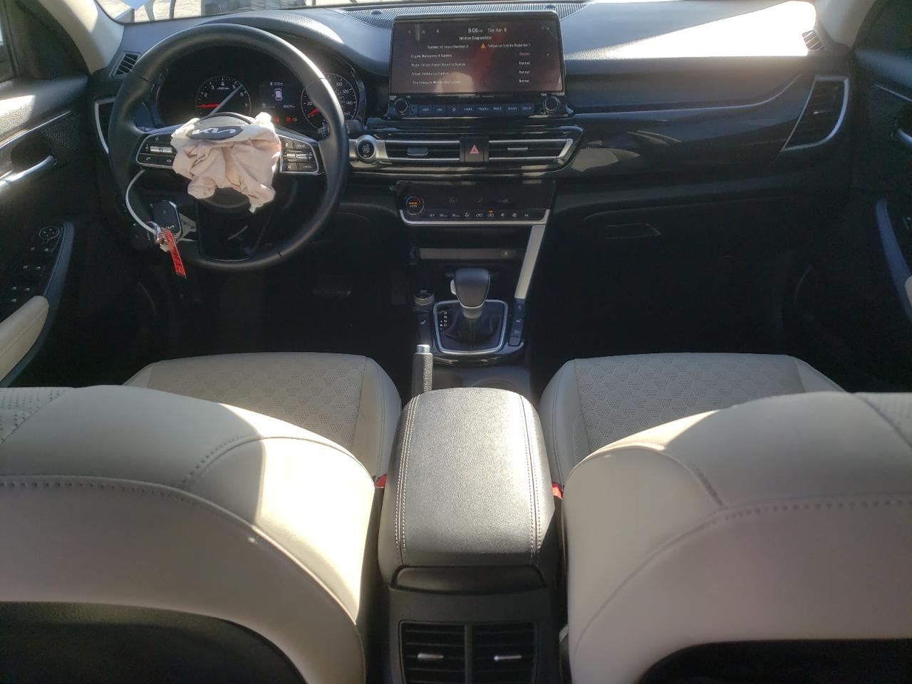 2023 KIA SELTOS EX photo 8