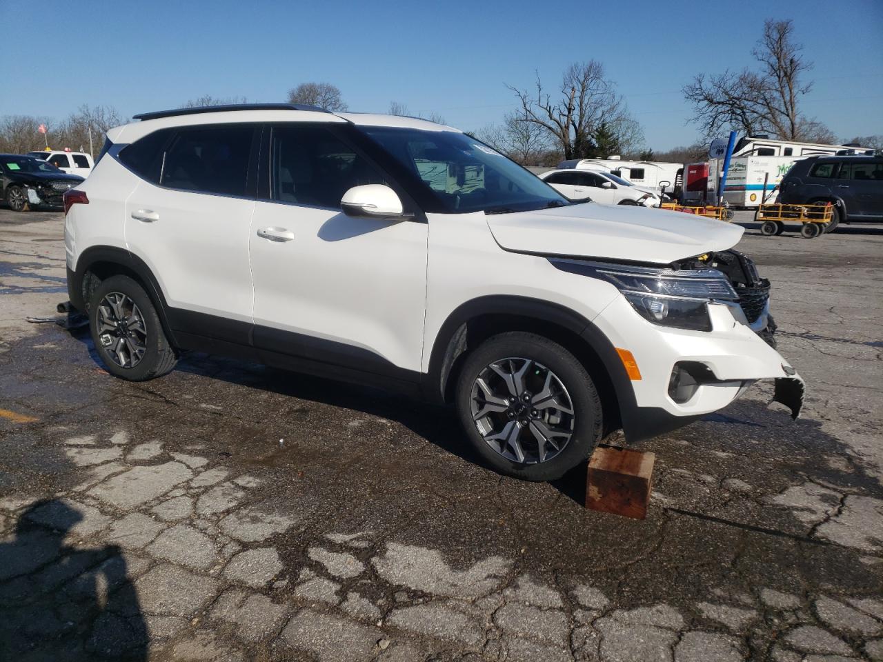 2023 KIA SELTOS EX photo 4