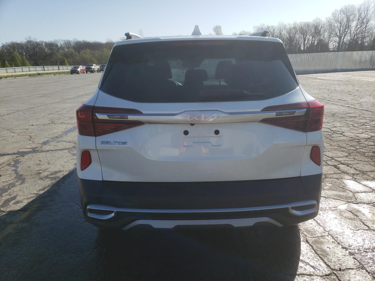 2023 KIA SELTOS EX photo 6