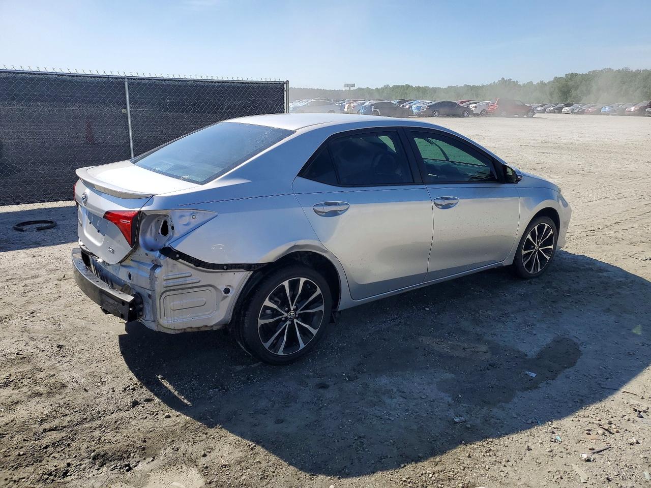 2018 TOYOTA COROLLA SE photo 5