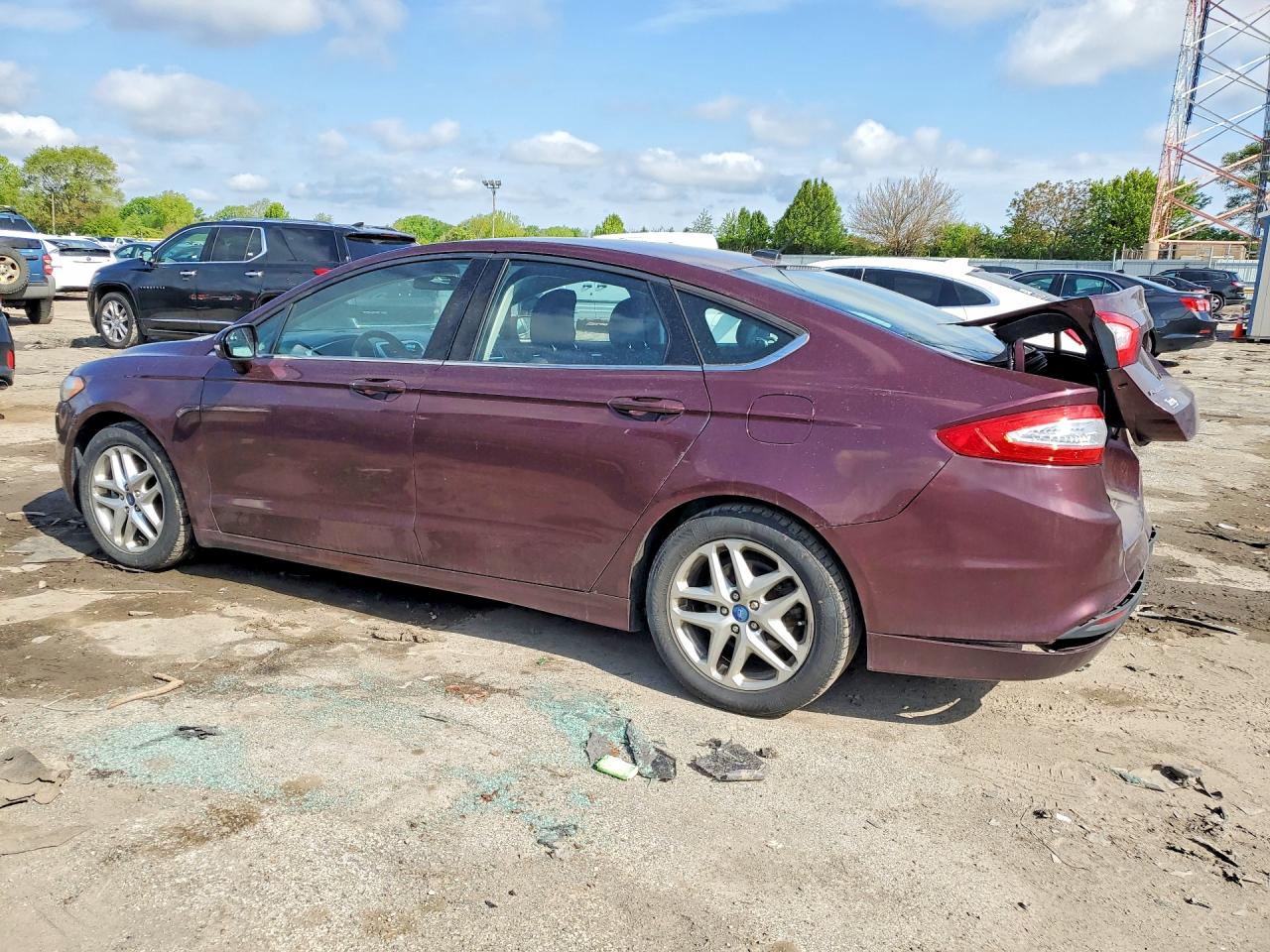 2013 FORD FUSION SE photo 4