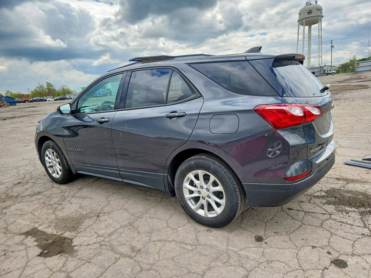 2019 CHEVROLET EQUINOX LS photo 4