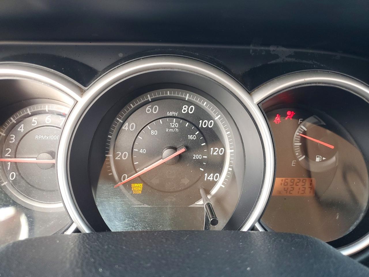 2012 NISSAN VERSA 1.8 S photo 9