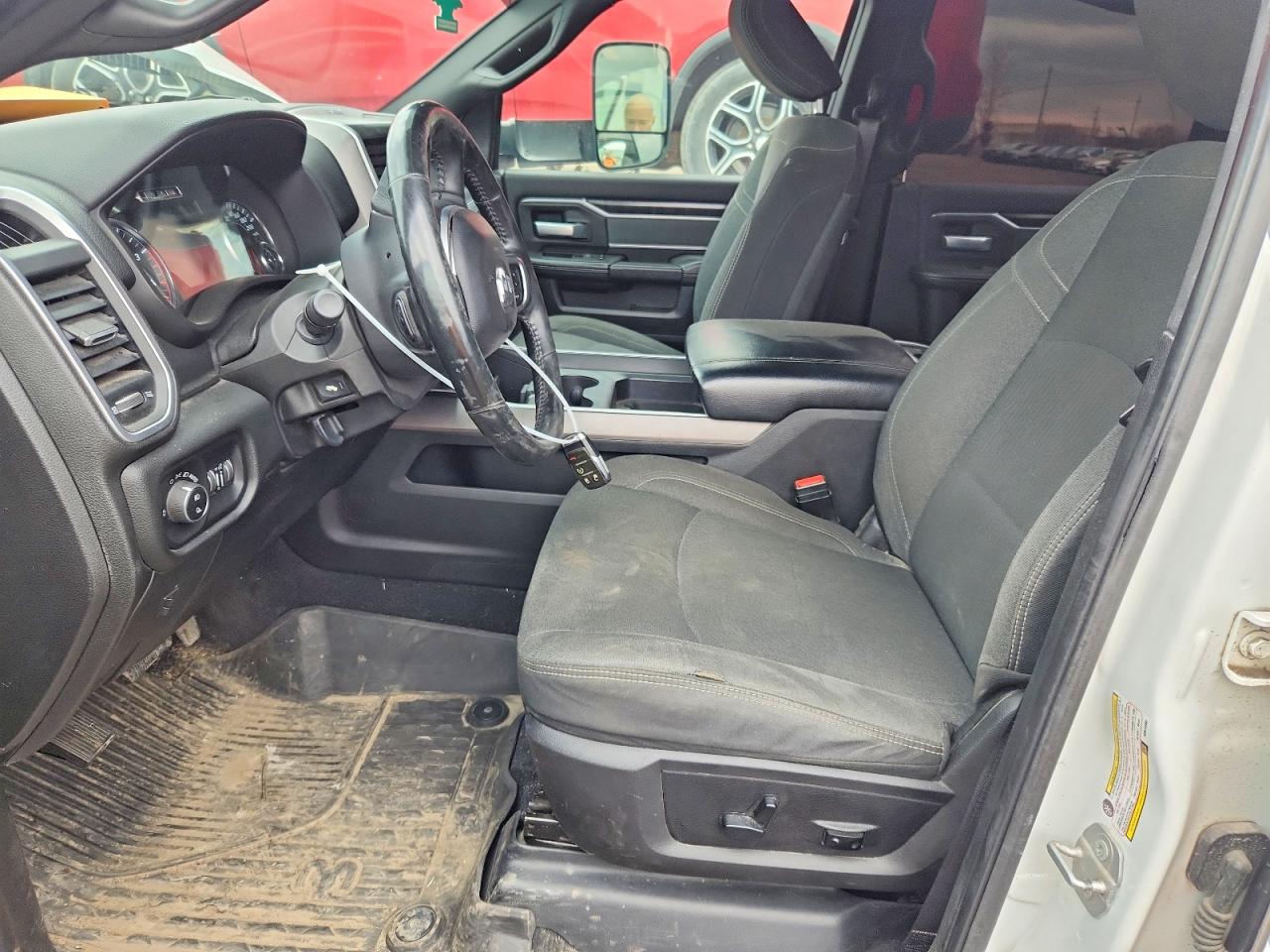 2019 RAM 3500 BIG HORN photo 13