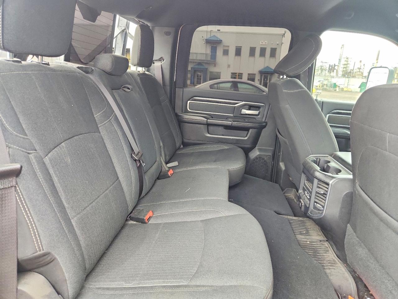 2019 RAM 3500 BIG HORN photo 19