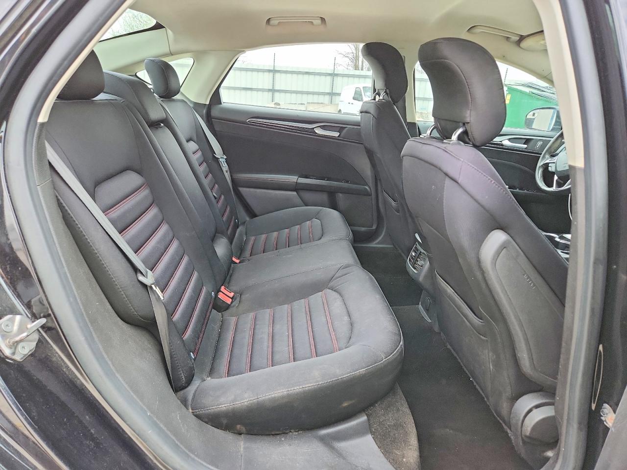 2014 FORD FUSION SE photo 28
