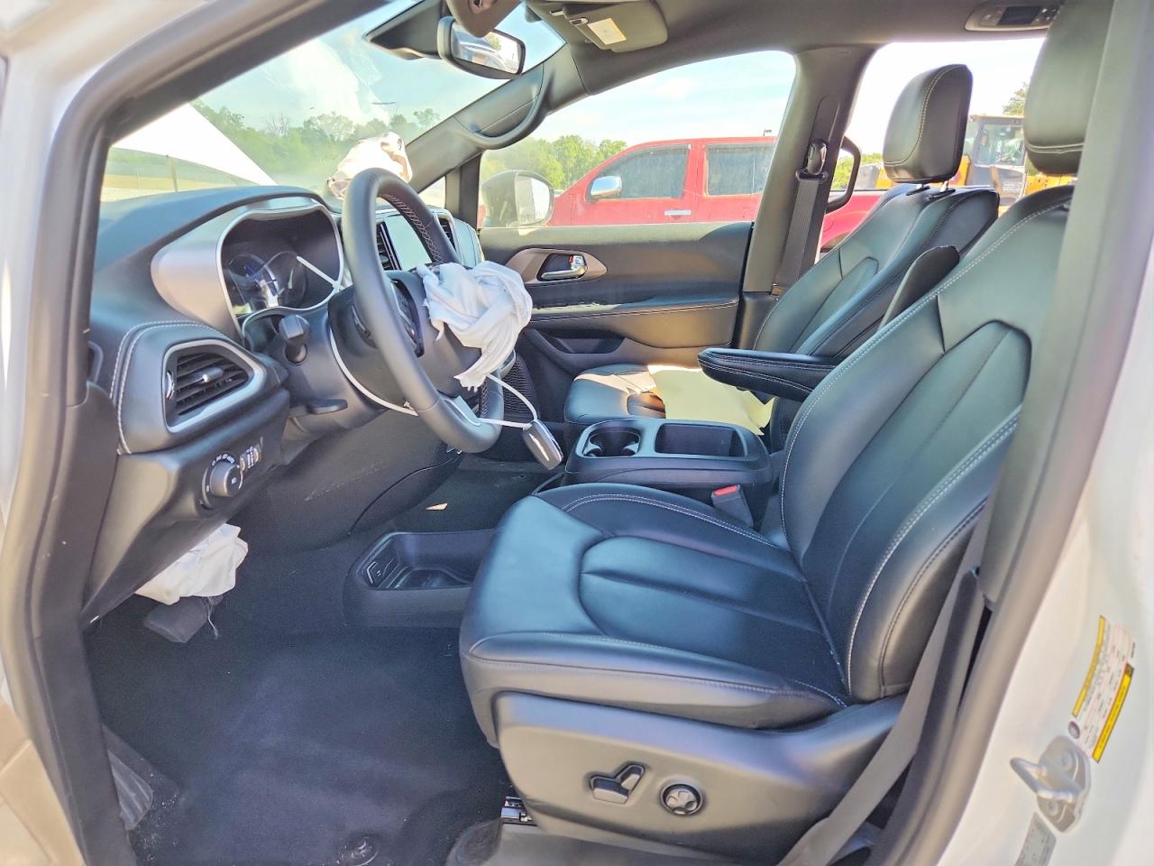 2025 CHRYSLER PACIFICA HYBRID SELECT photo 7