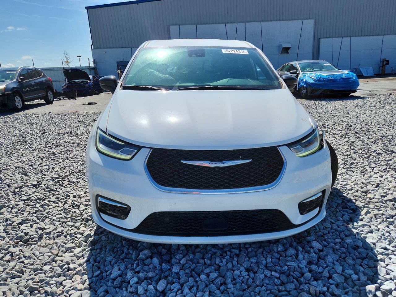 2025 CHRYSLER PACIFICA HYBRID SELECT photo 5