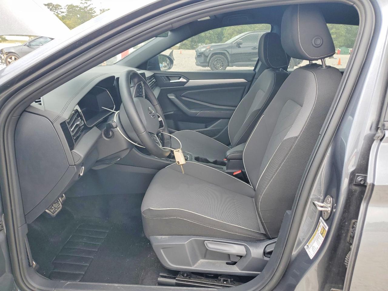 2025 VOLKSWAGEN JETTA SPORT photo 13