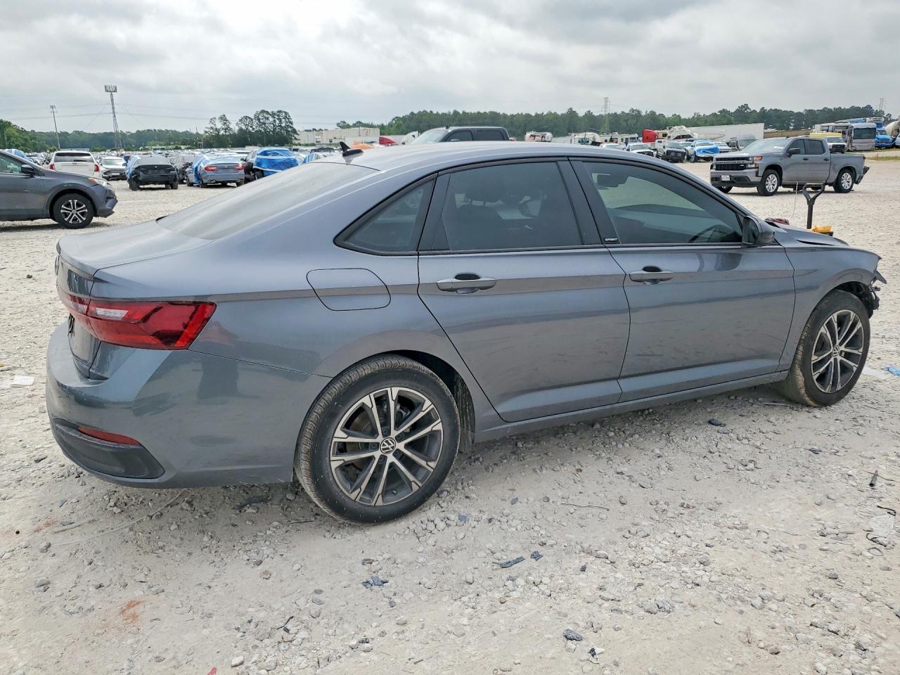 2025 VOLKSWAGEN JETTA SPORT photo 5