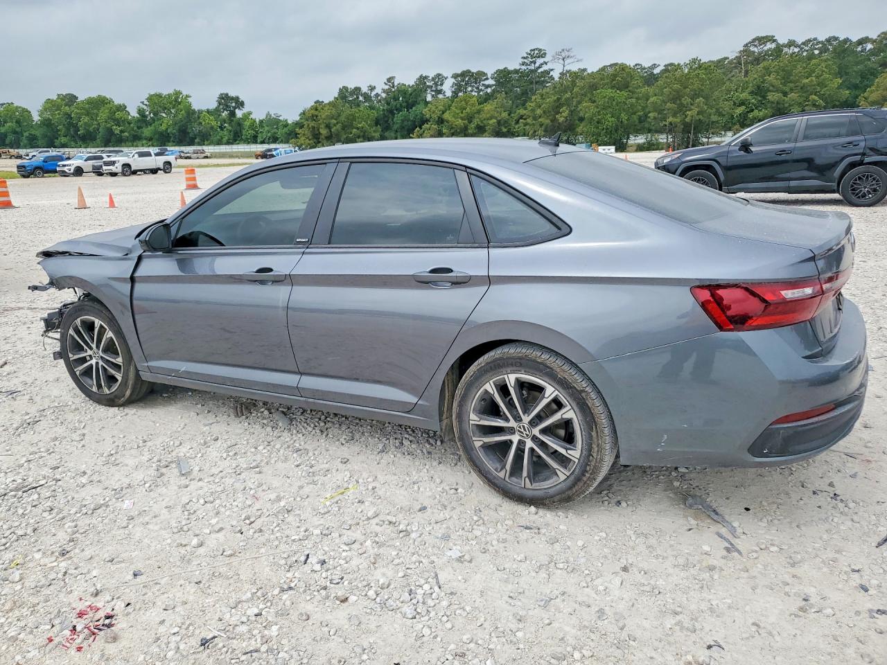2025 VOLKSWAGEN JETTA SPORT photo 3