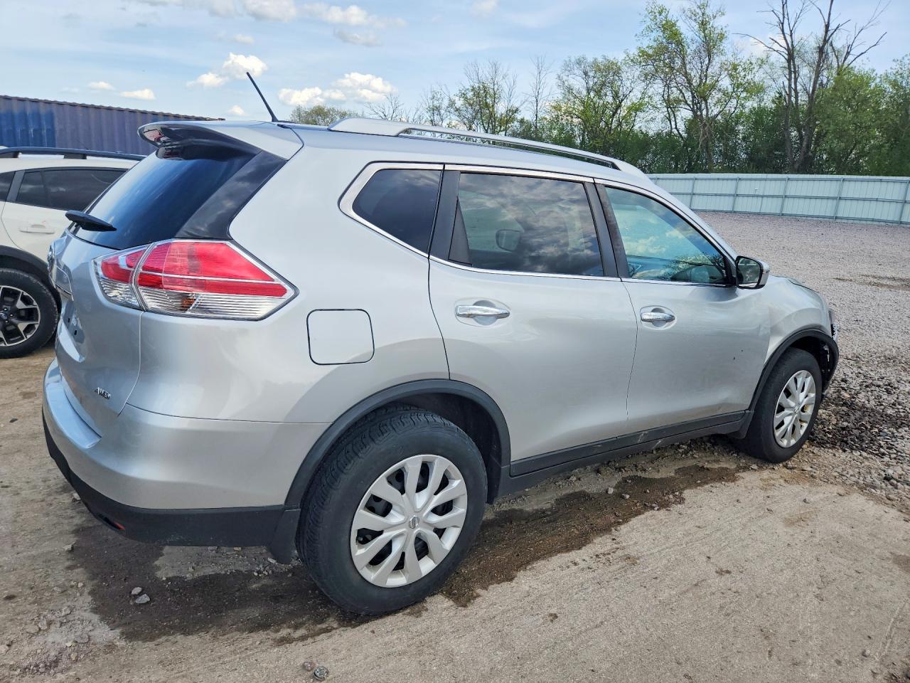 2016 NISSAN ROGUE S photo 5