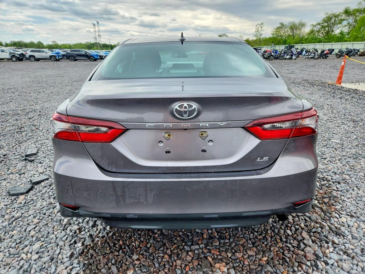 2023 TOYOTA CAMRY LE photo 16