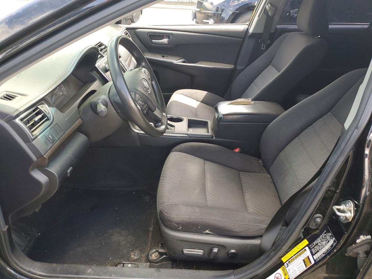 2015 TOYOTA CAMRY LE photo 7