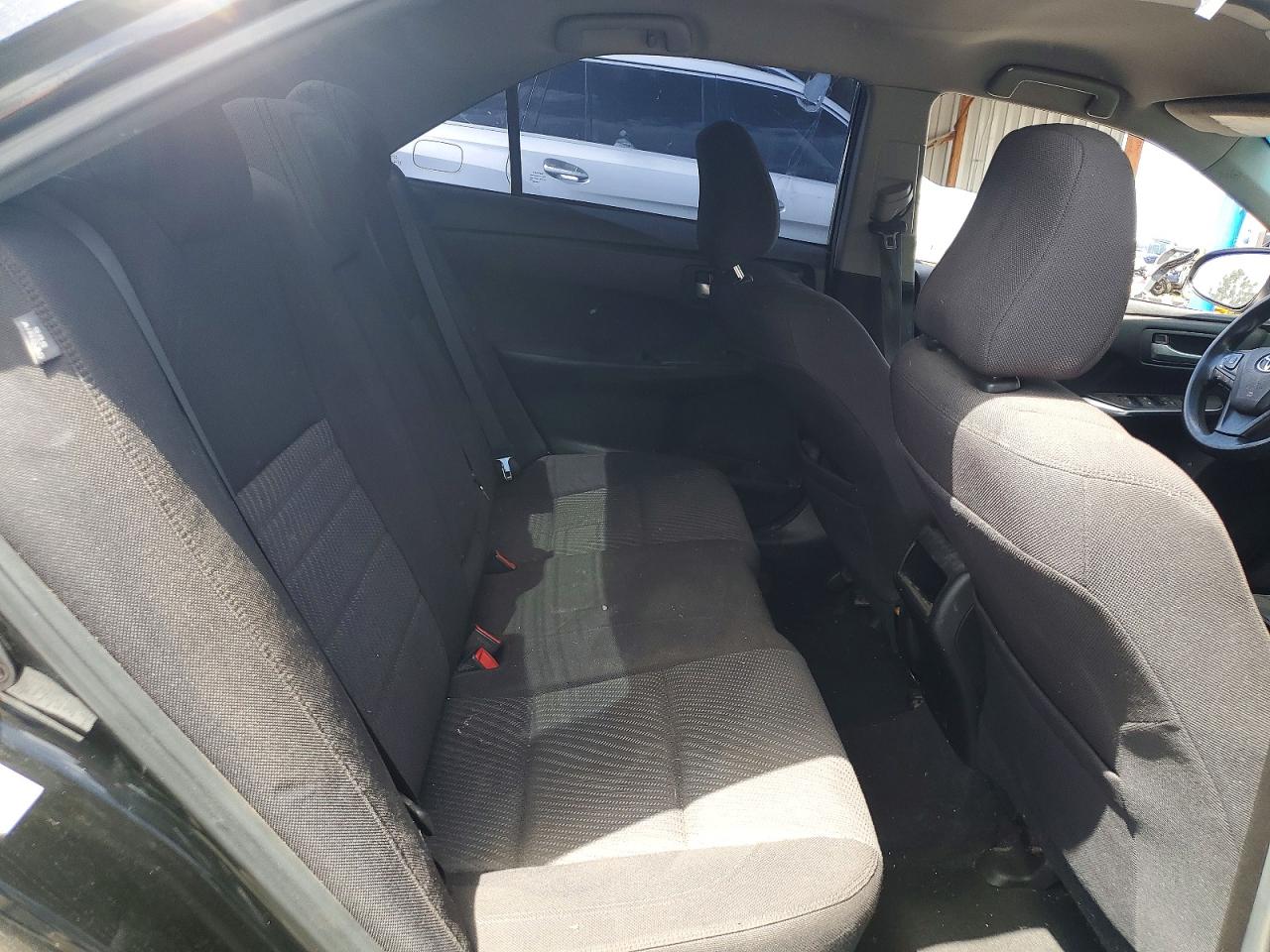 2015 TOYOTA CAMRY LE photo 10