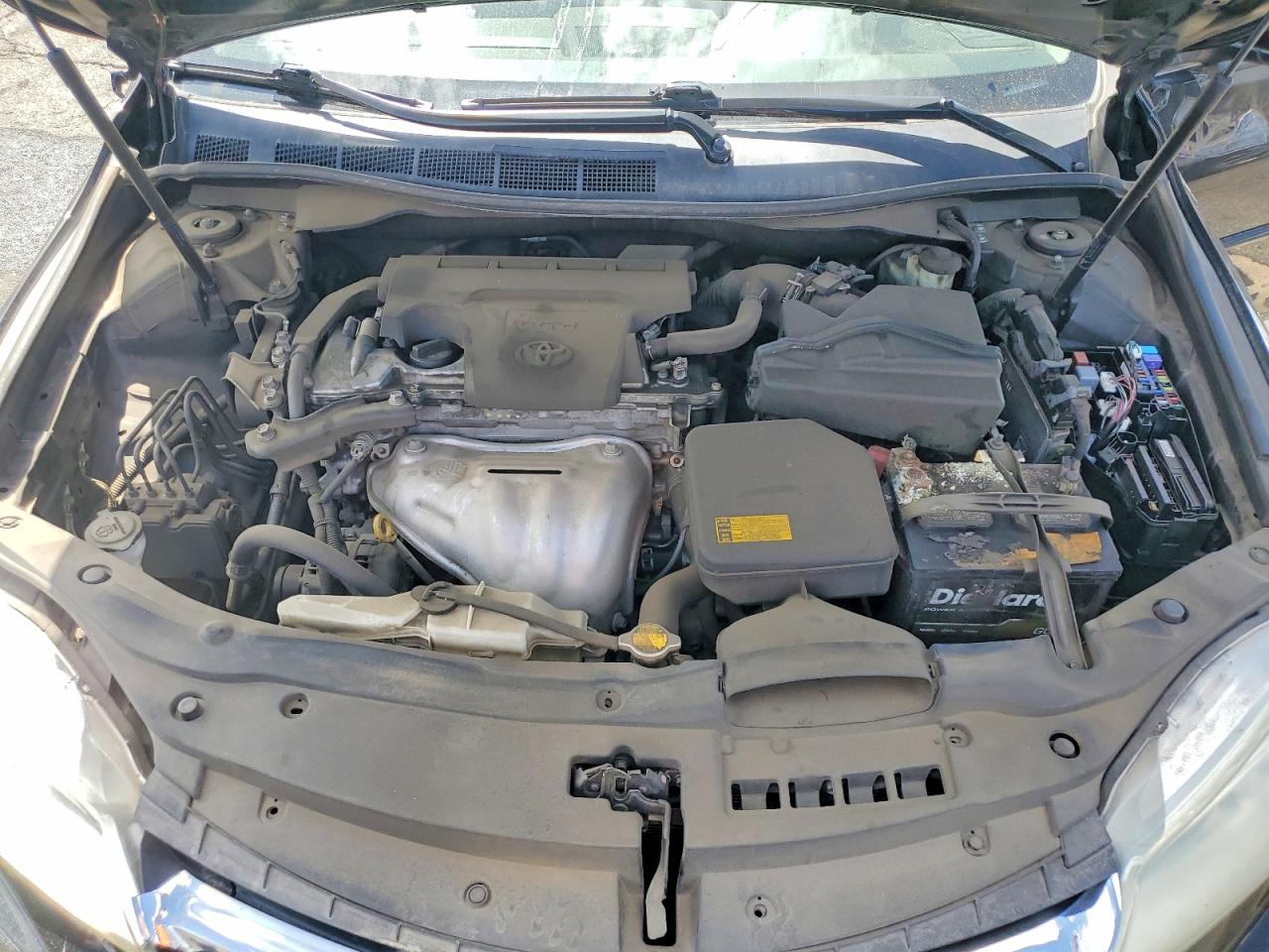2015 TOYOTA CAMRY LE photo 11