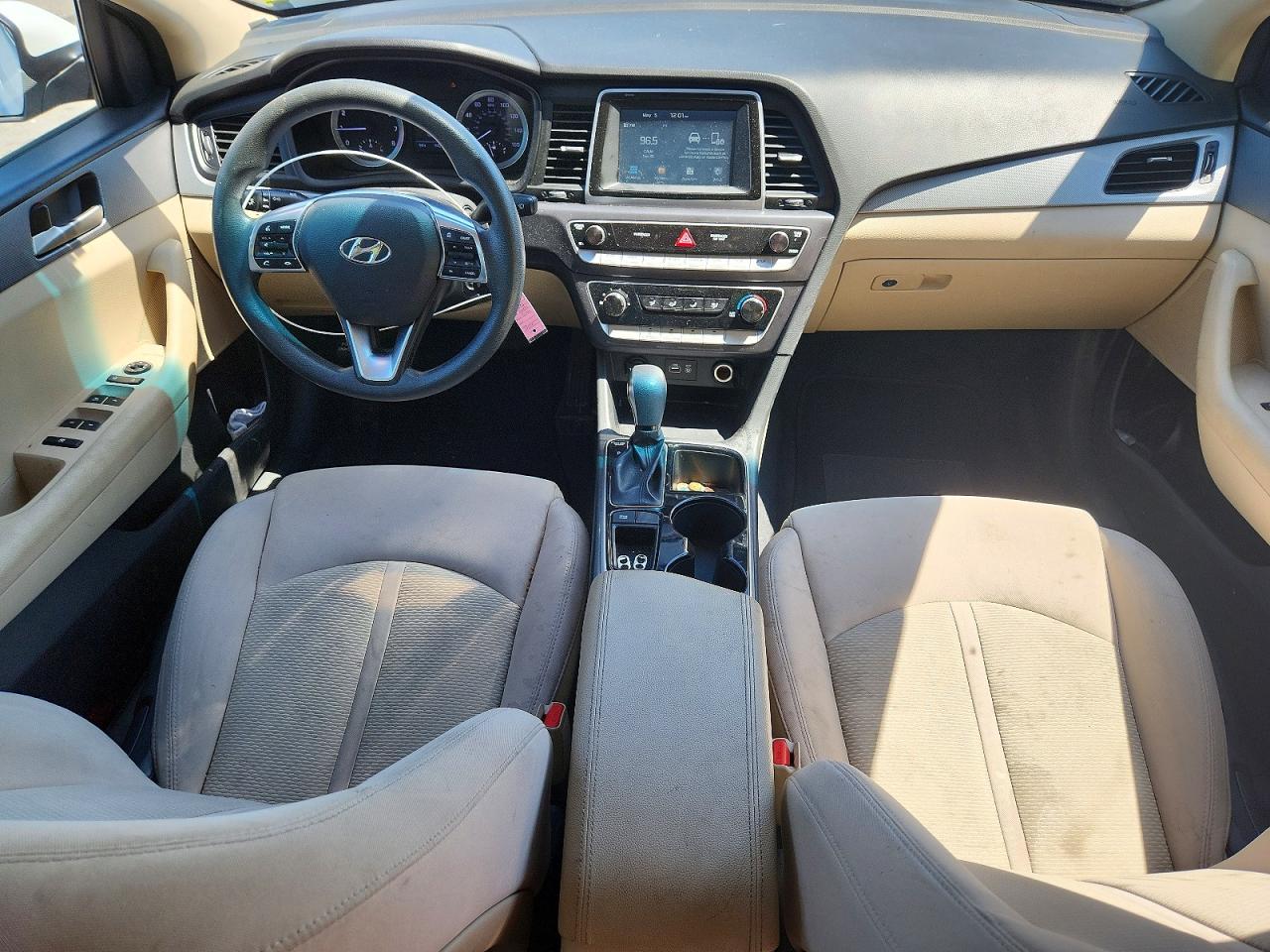 2018 HYUNDAI SONATA SE photo 8
