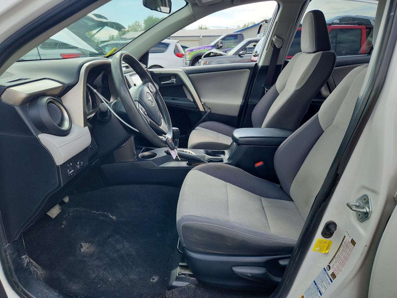 2014 TOYOTA RAV4 XLE photo 13