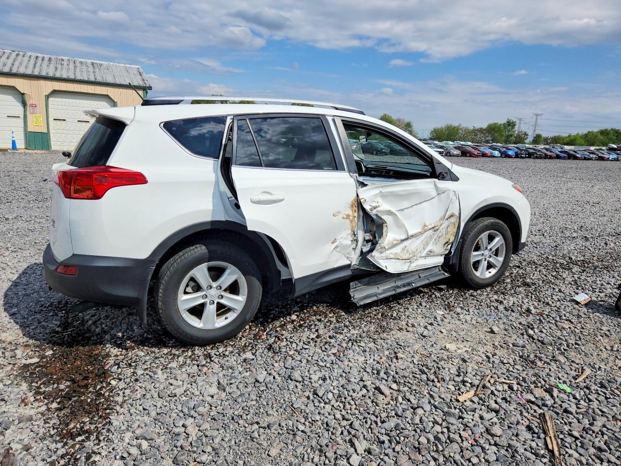 2014 TOYOTA RAV4 XLE photo 5
