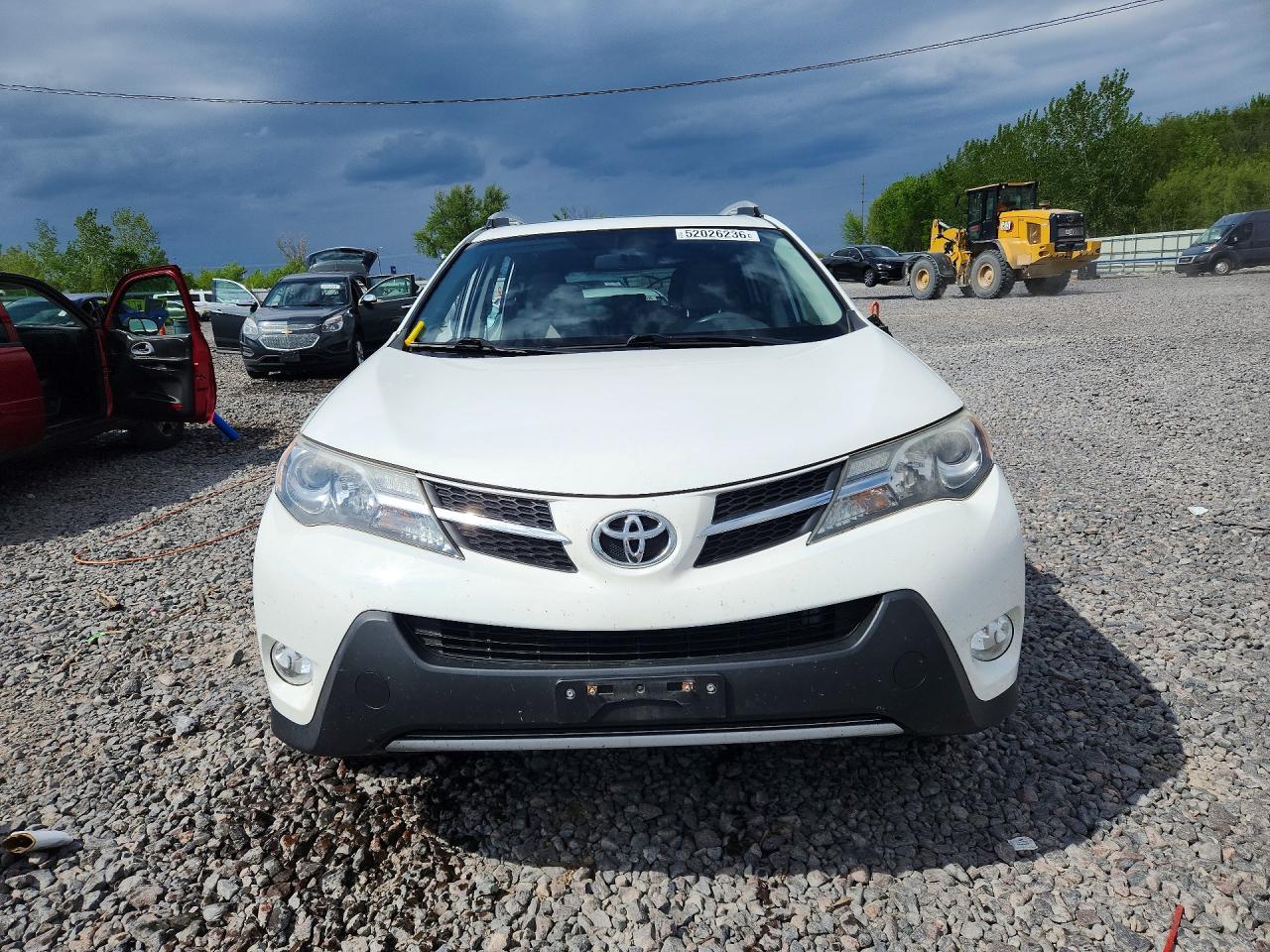 2014 TOYOTA RAV4 XLE photo 9