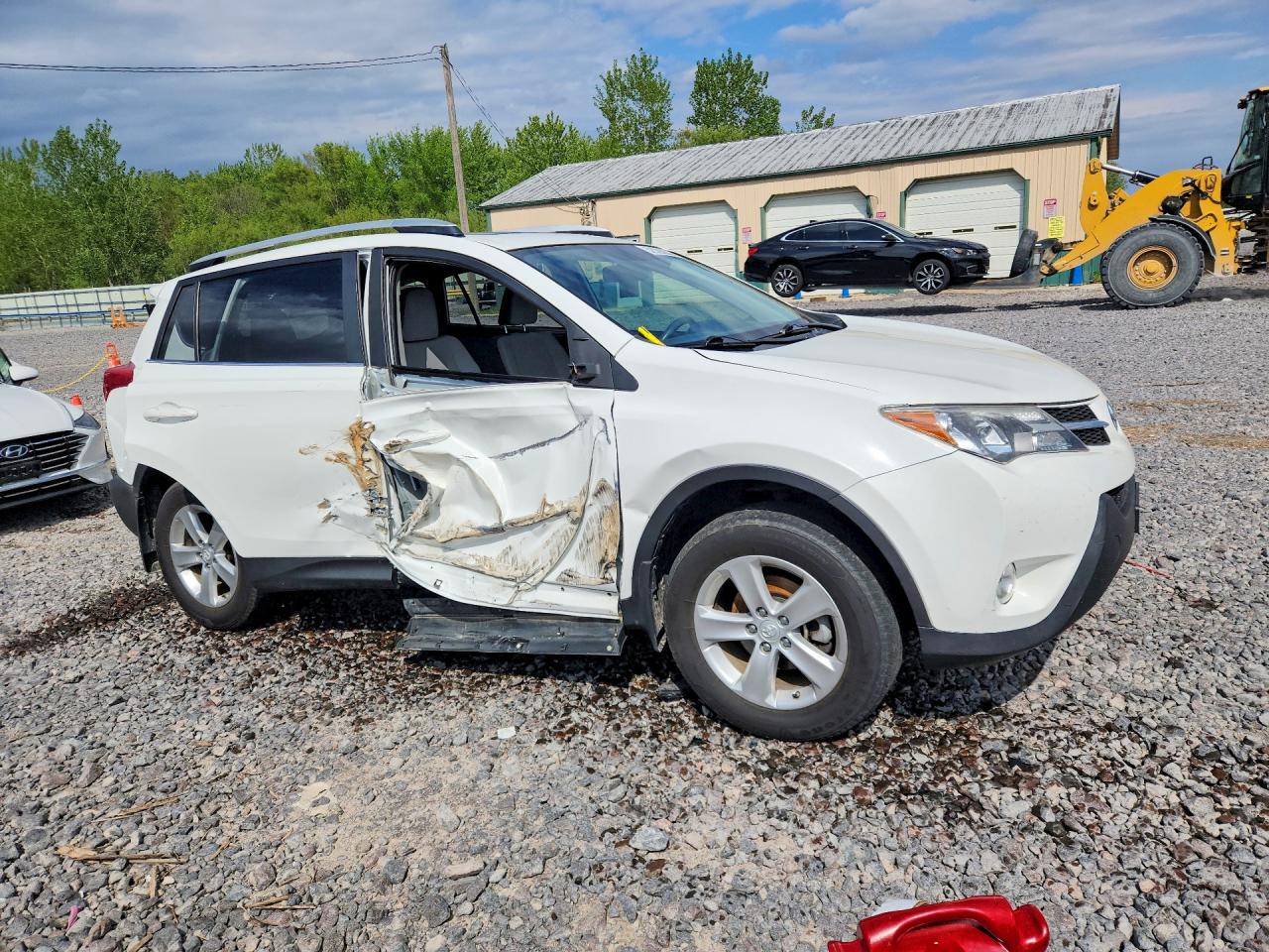 2014 TOYOTA RAV4 XLE photo 7