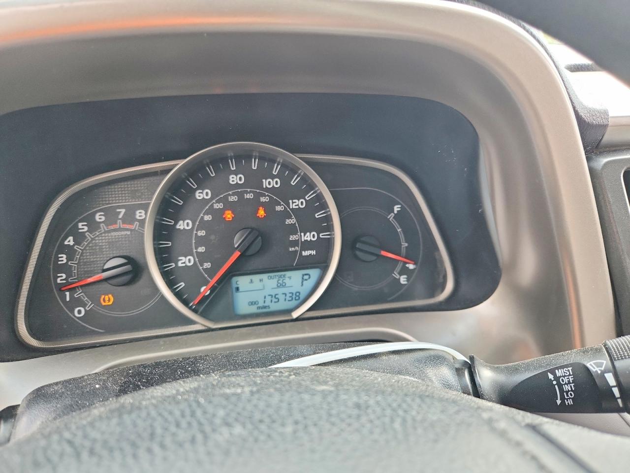 2014 TOYOTA RAV4 XLE photo 17