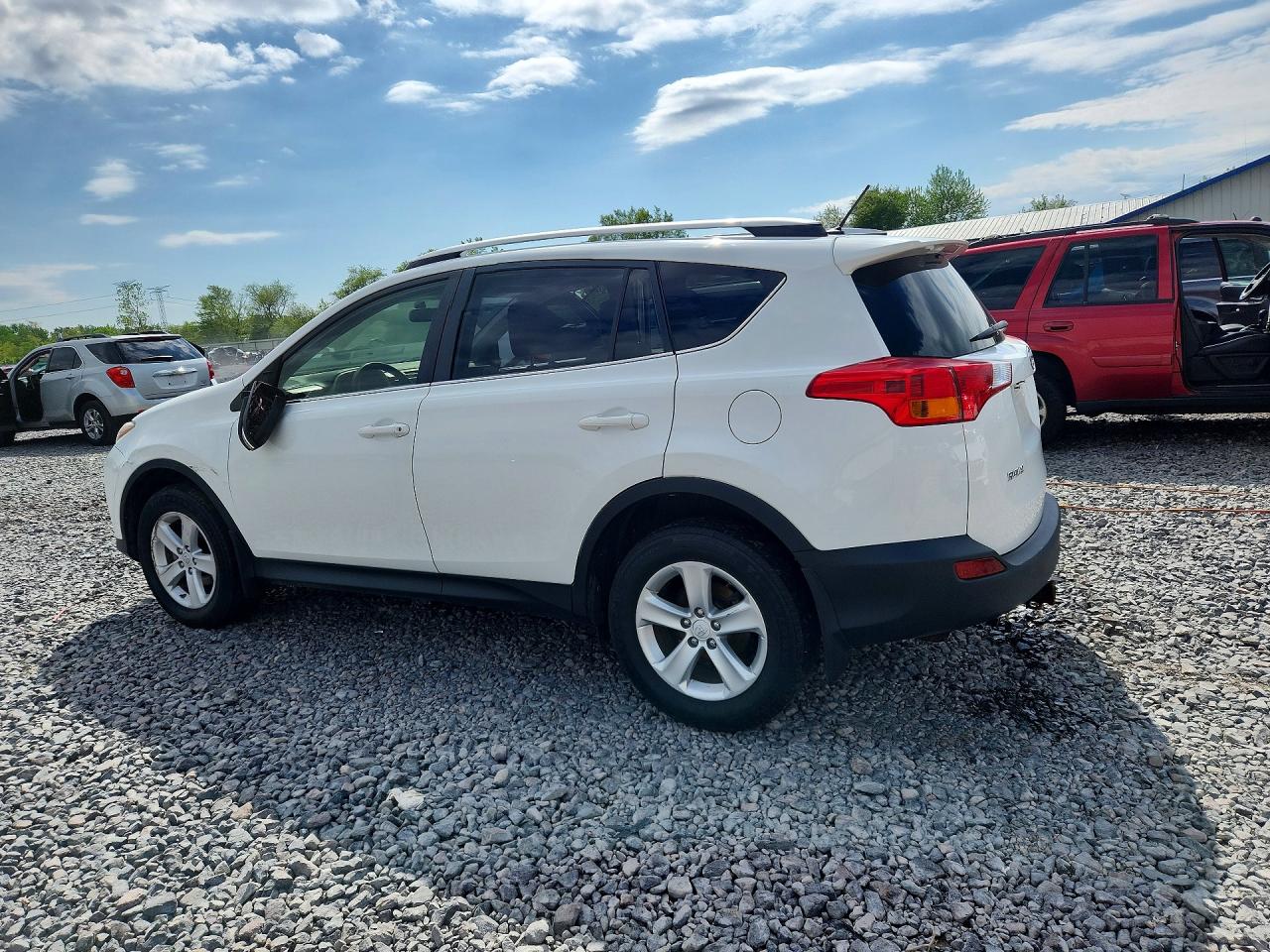 2014 TOYOTA RAV4 XLE photo 3