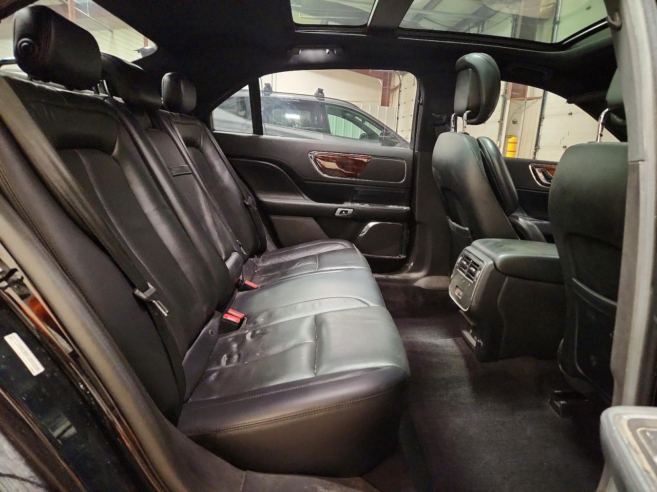 2018 LINCOLN CONTINENTAL SELECT photo 28