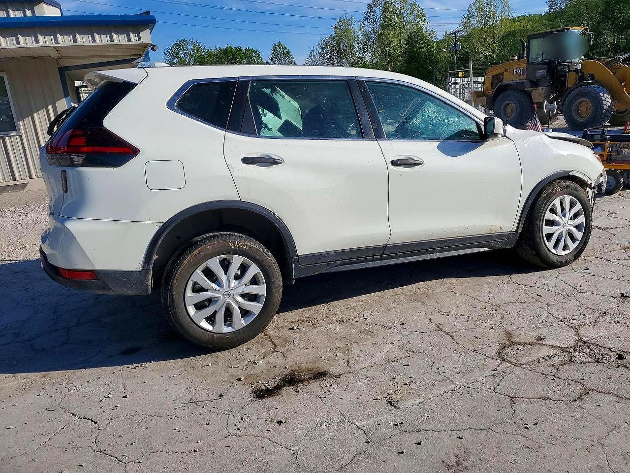 2020 NISSAN ROGUE S photo 5
