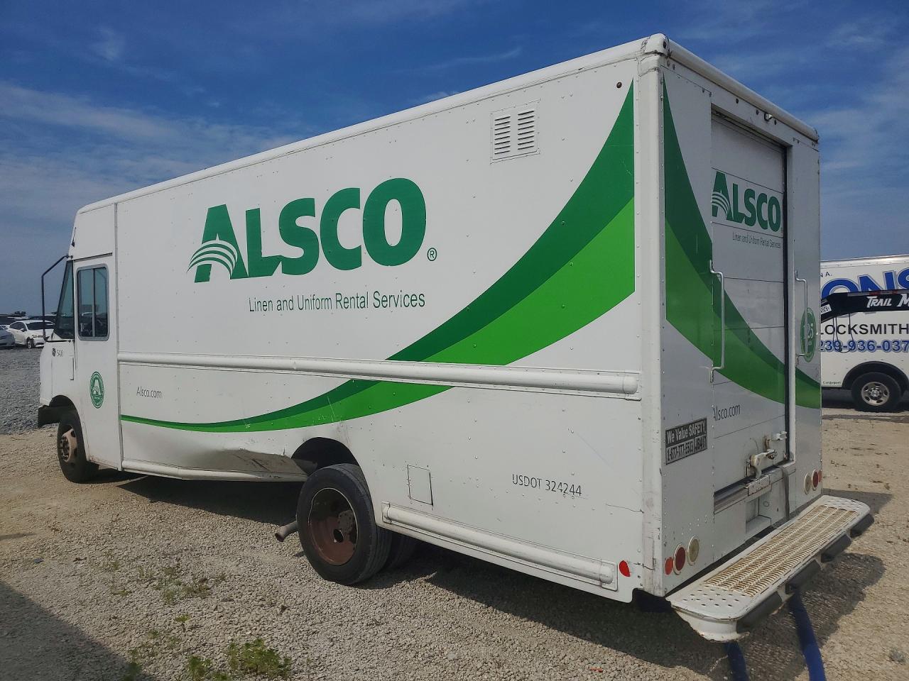 2015 FORD F59 DELIVERY TRUCK photo 2