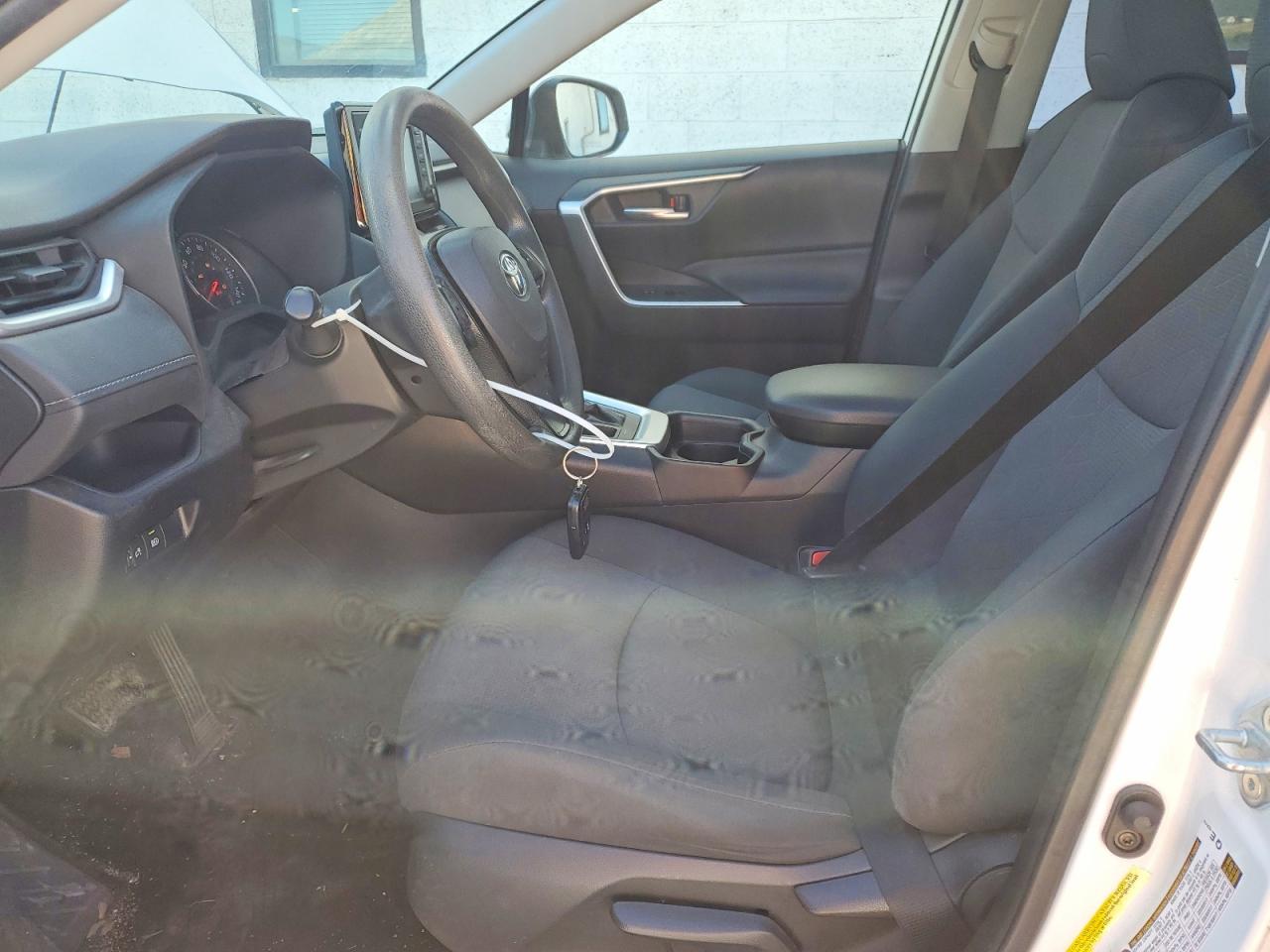 2019 TOYOTA RAV4 XLE photo 13