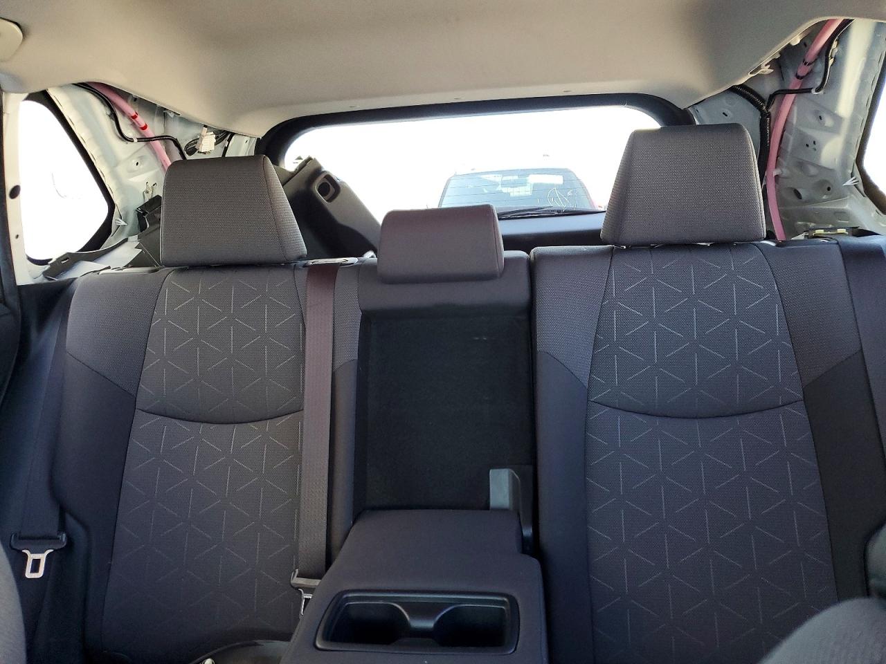 2019 TOYOTA RAV4 XLE photo 19