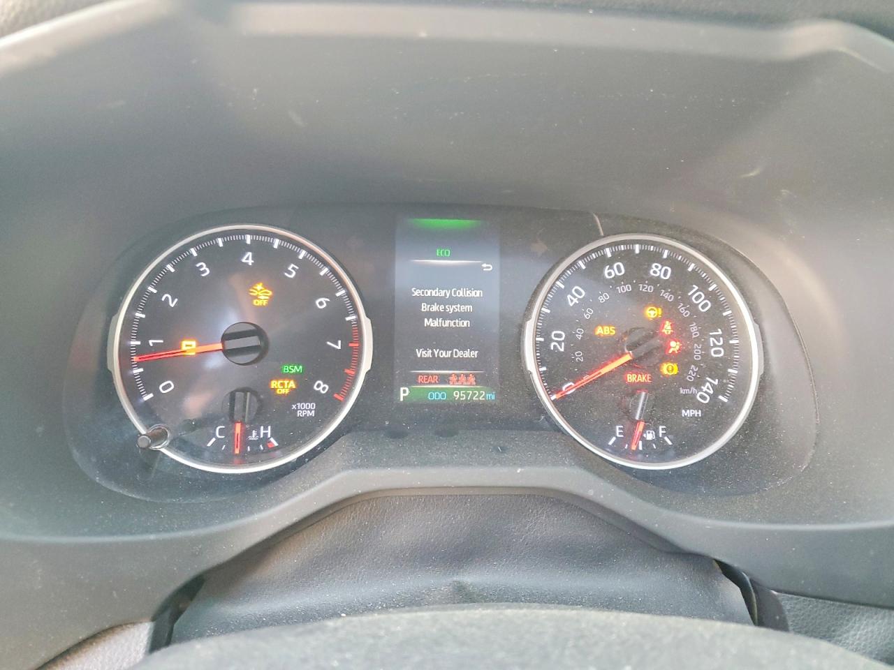 2019 TOYOTA RAV4 XLE photo 17