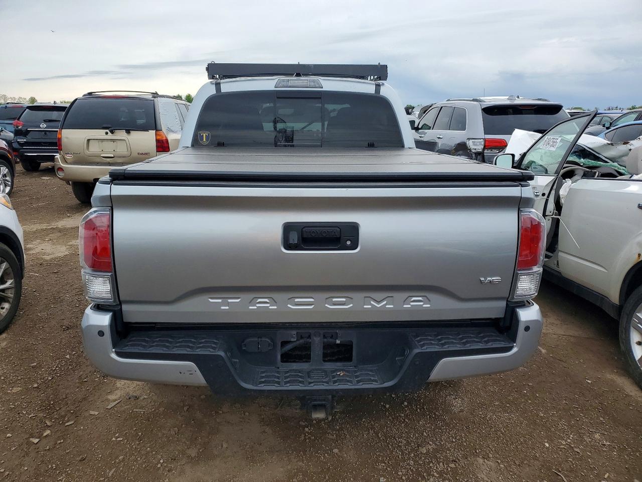 2022 TOYOTA TACOMA TRD OFF-ROAD photo 6