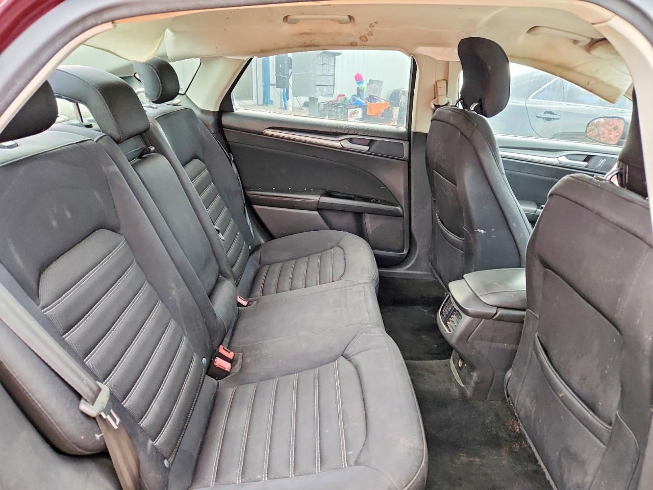 2013 FORD FUSION SE photo 28