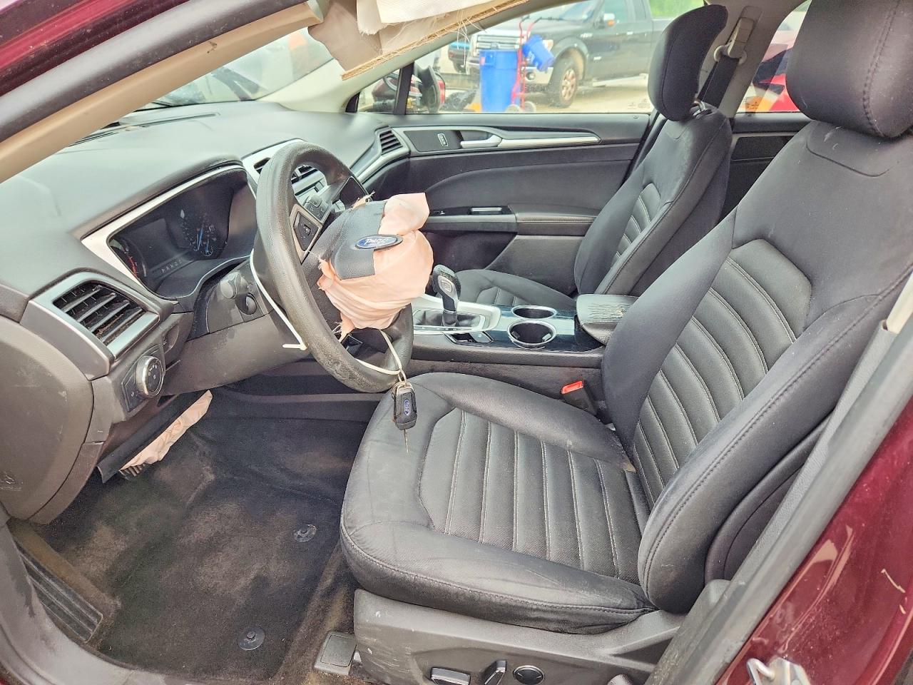 2013 FORD FUSION SE photo 19