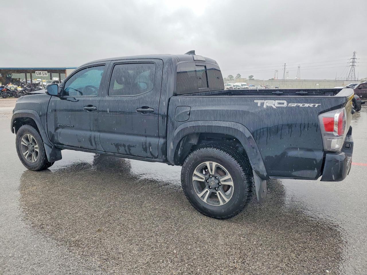 2019 TOYOTA TACOMA TRD SPORT photo 4