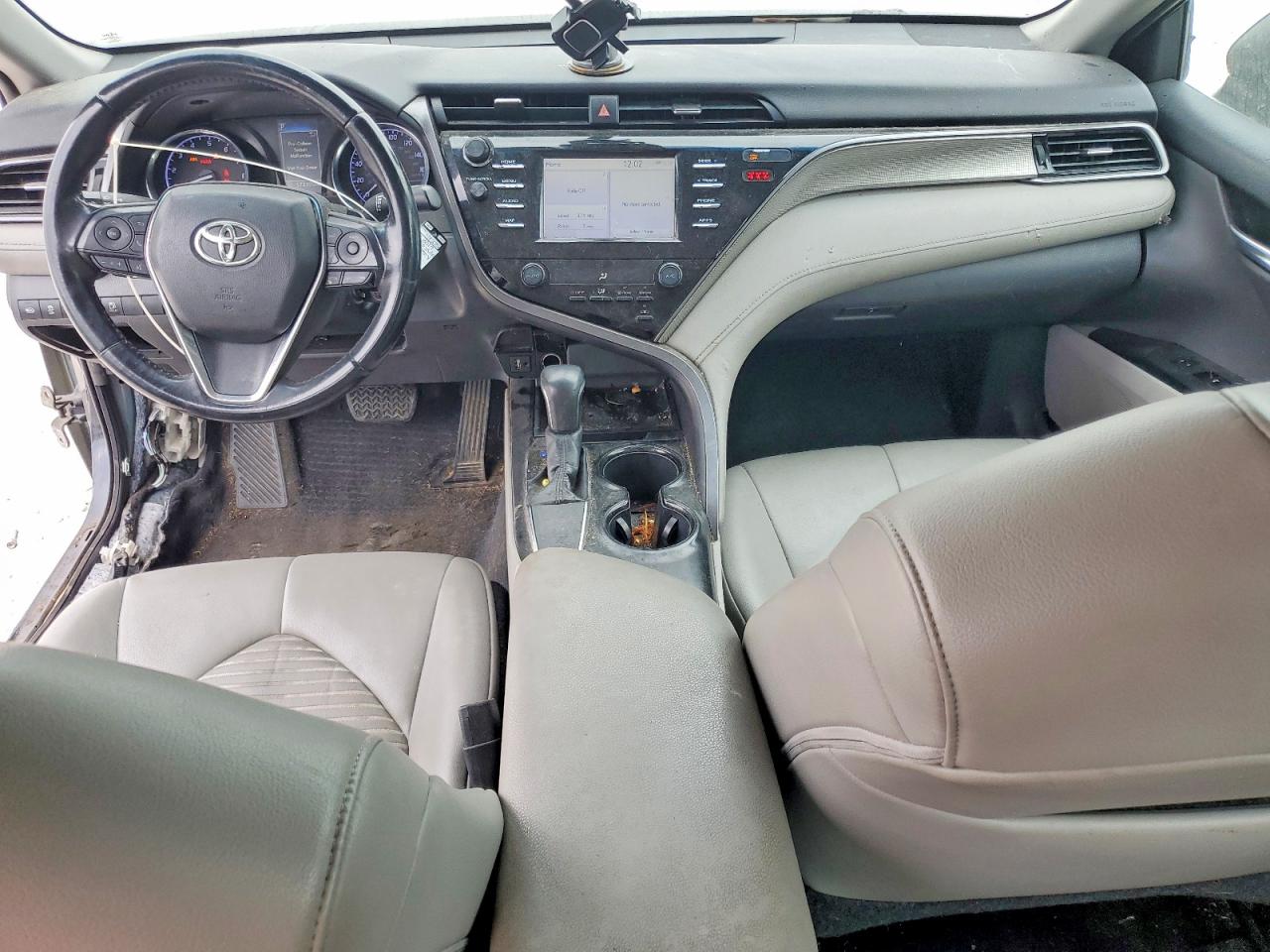 2019 TOYOTA CAMRY SE photo 22