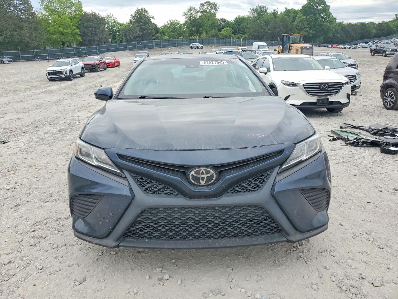 2019 TOYOTA CAMRY SE photo 13