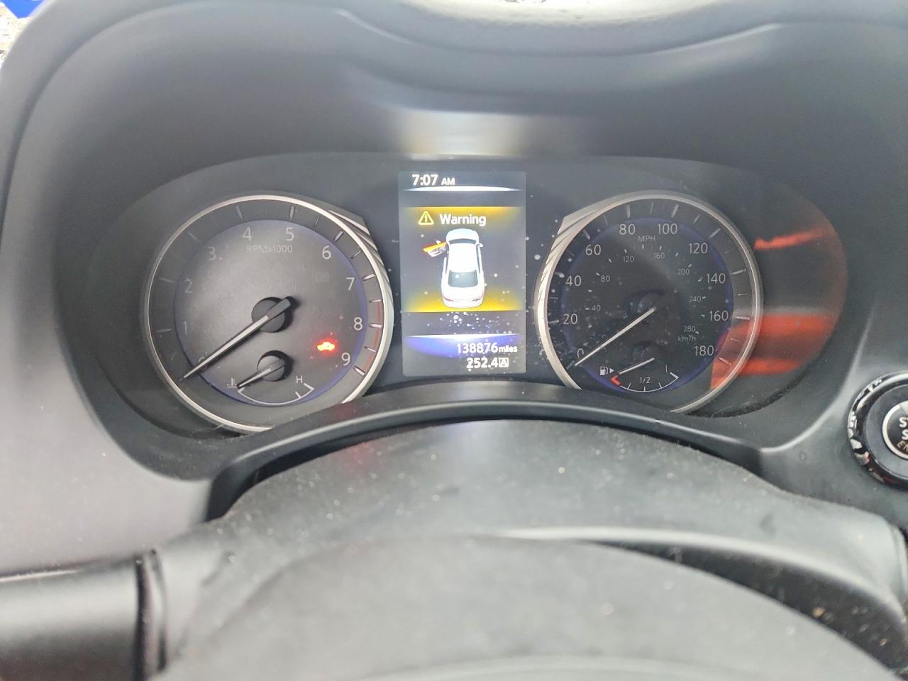 2015 INFINITI Q50 photo 9
