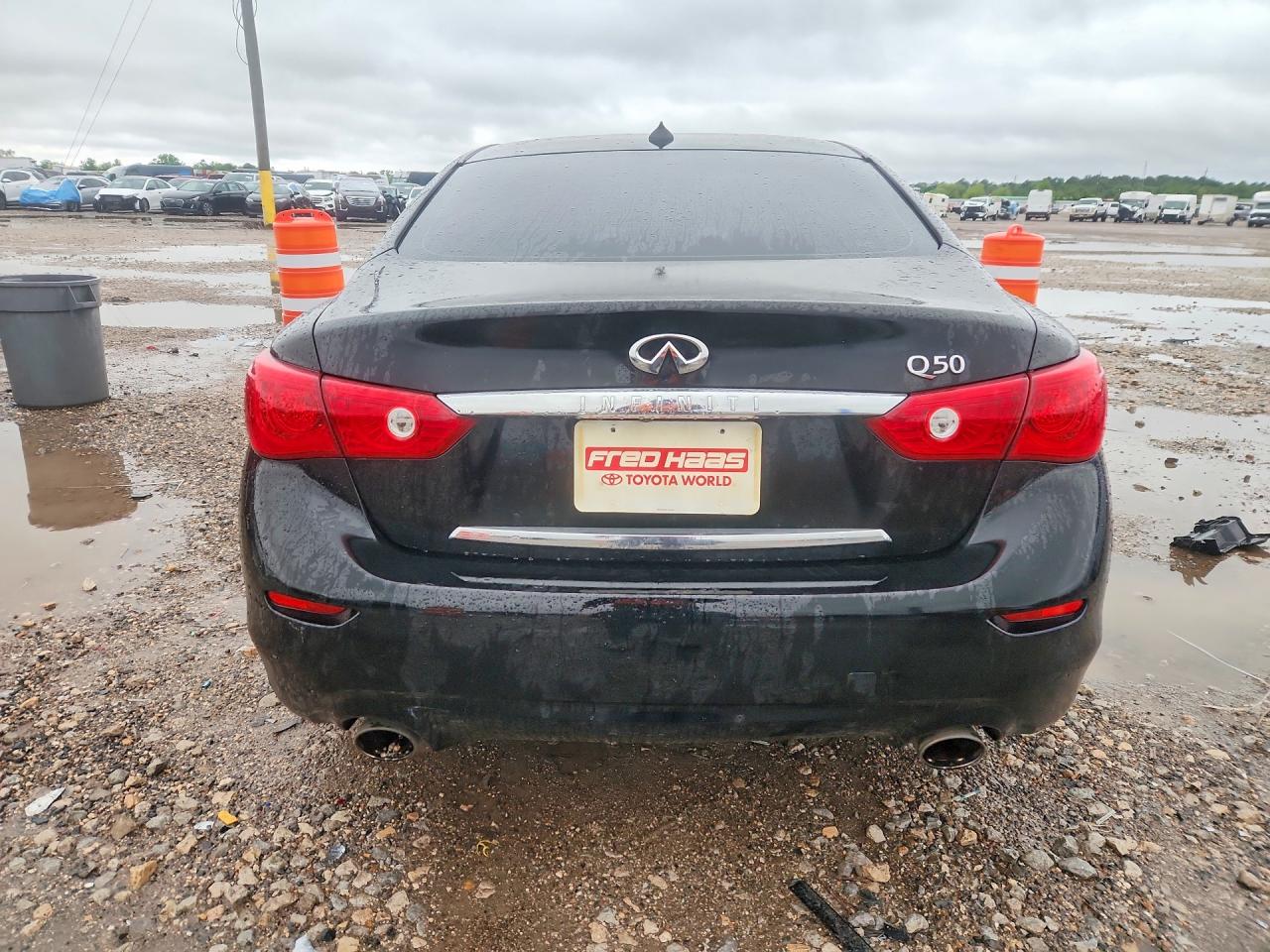 2015 INFINITI Q50 photo 6