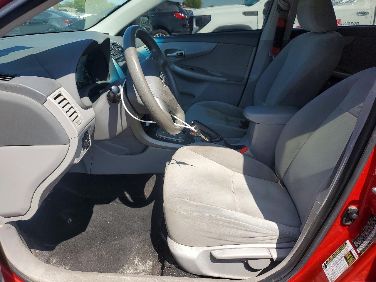2010 TOYOTA COROLLA photo 19