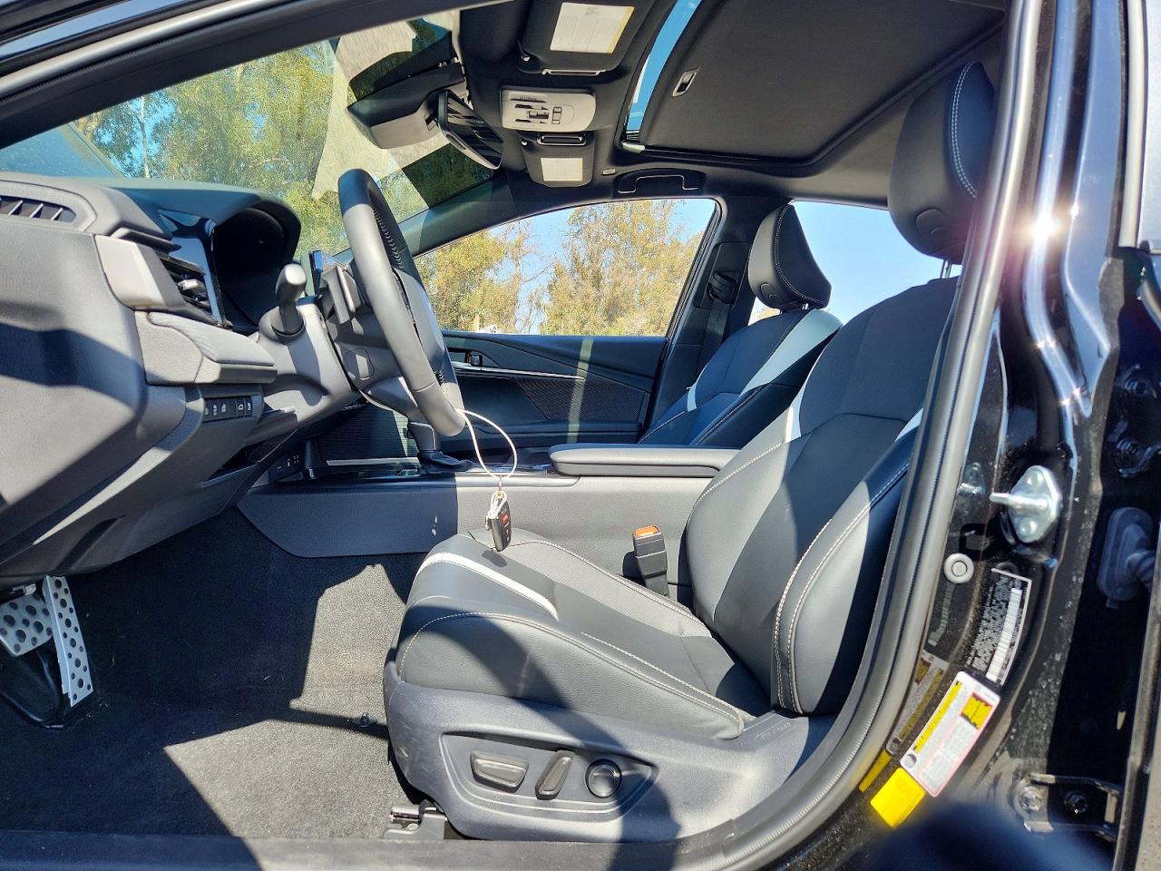 2025 TOYOTA CAMRY SE photo 13