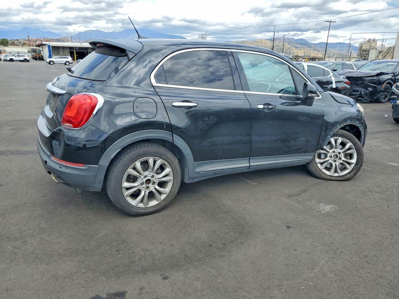2016 FIAT 500X LOUNGE photo 5