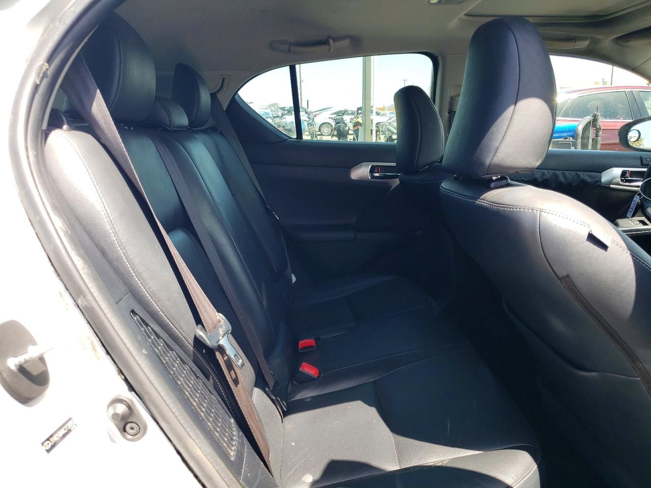 2012 LEXUS CT 200 photo 28