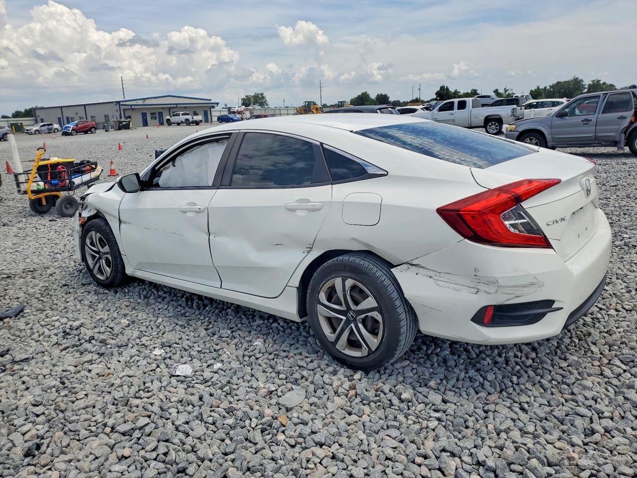 2017 HONDA CIVIC LX photo 3