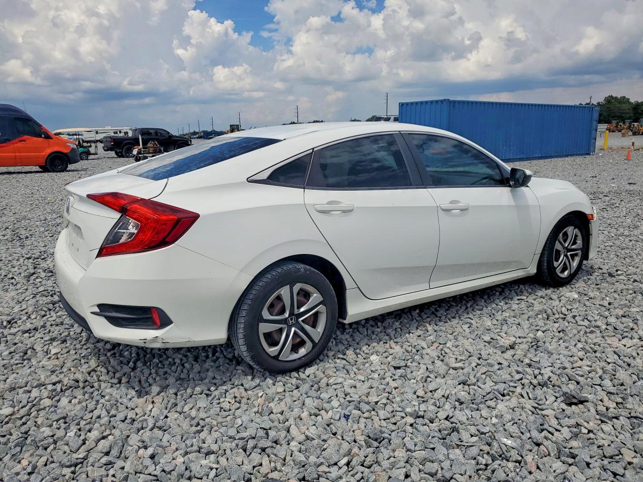 2017 HONDA CIVIC LX photo 5